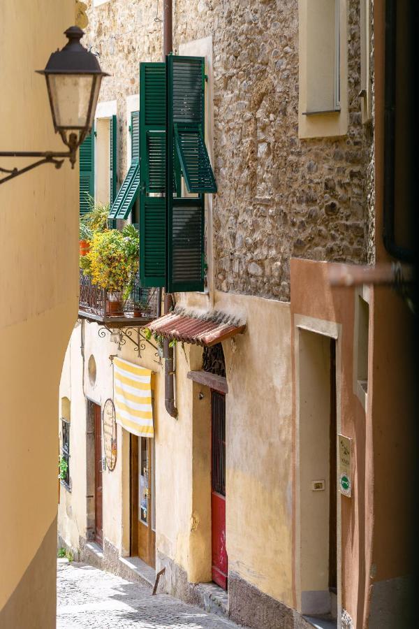 La Casa Di Aneti Apartment Dolceacqua Luaran gambar